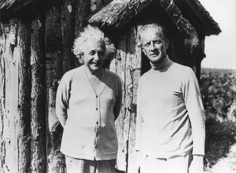 Einstein & Oliver Locker-Lampson / 1933