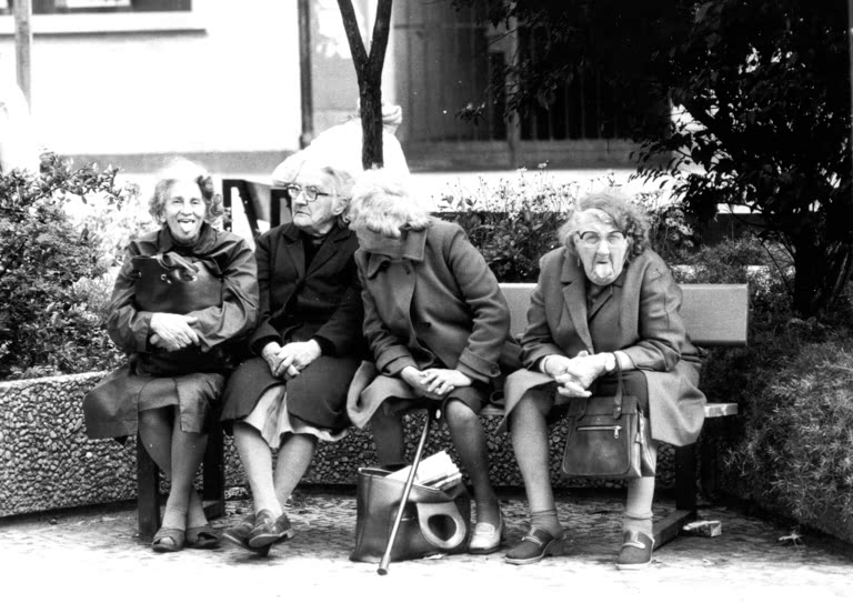 Old Ladies on a Bench / Photo