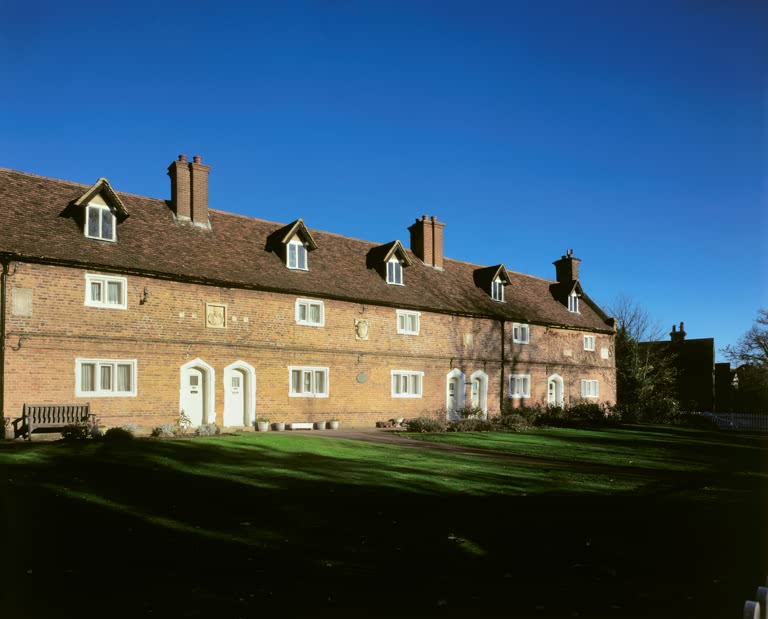 London, Barnet, Lawrence Campe Almshouses / Photo.