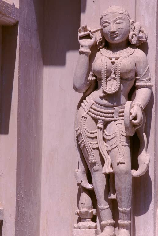 Palitana, Adinath Temple, Sculpt. of Musician / Photo